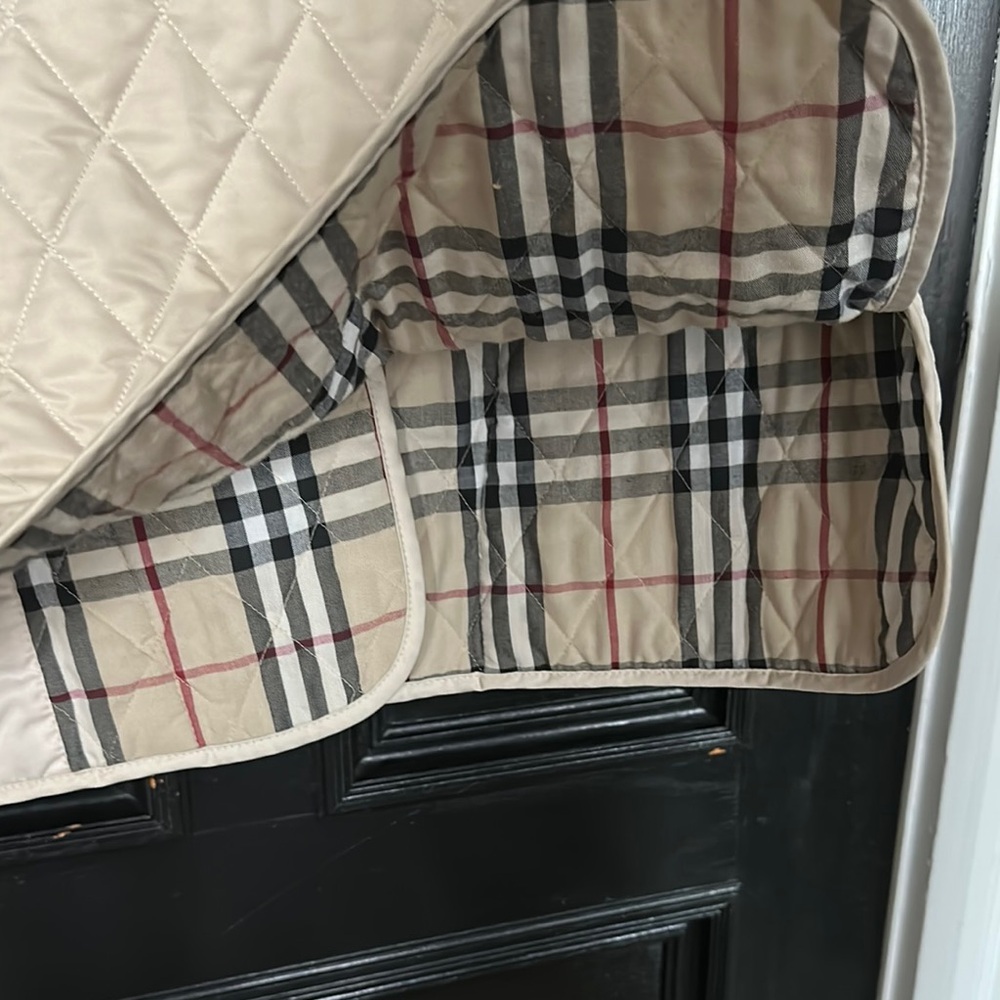 Burberry SZ S Quilted Cream Jacket - Picture 6 of 14
